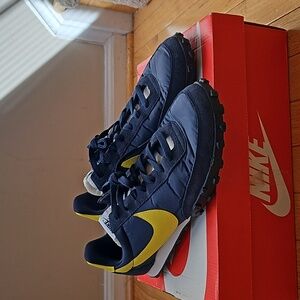 MENS NIKE WAFLLE RACER 11.5 OBSIDIAN/CHROME YELLOW-WHIT USED VERY RARE CN8116400